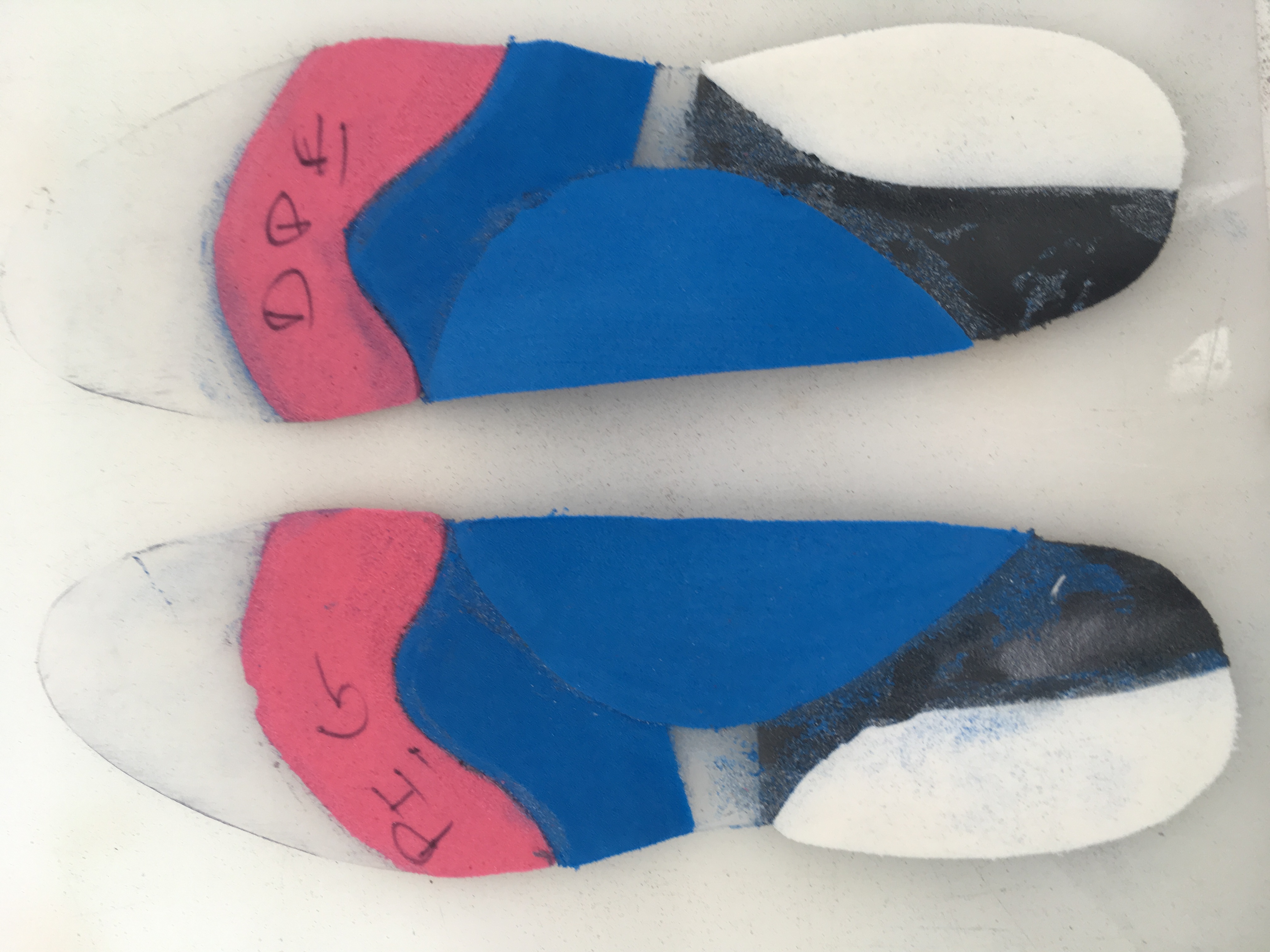 semelles orthopédiques pour pied creux chez le sportif , semelles confort . Elles sont faites par un podologue orthésiste à Tours, Chinon .